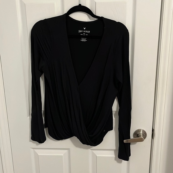 American Eagle soft & sexy wrap long sleeve - Picture 1 of 3